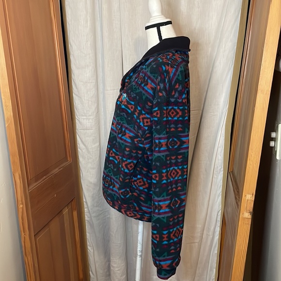 Early Man Images with Aspen embroidered on front colorful pullover sweater Large - Picture 3 of 5